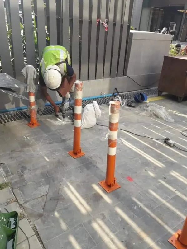 Metal Adjustable Parking Pole - Image 2